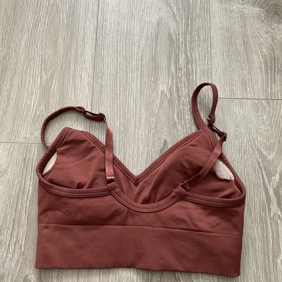 Lululemon size 4 sports bra - Picture 2 of 2
